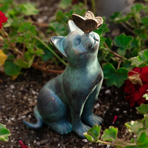 Cat Decor Outdoor Statues for Garden Outdoor Resin Animal Sculpture Cat With Butterfly Decorative Garden Supplies 250224